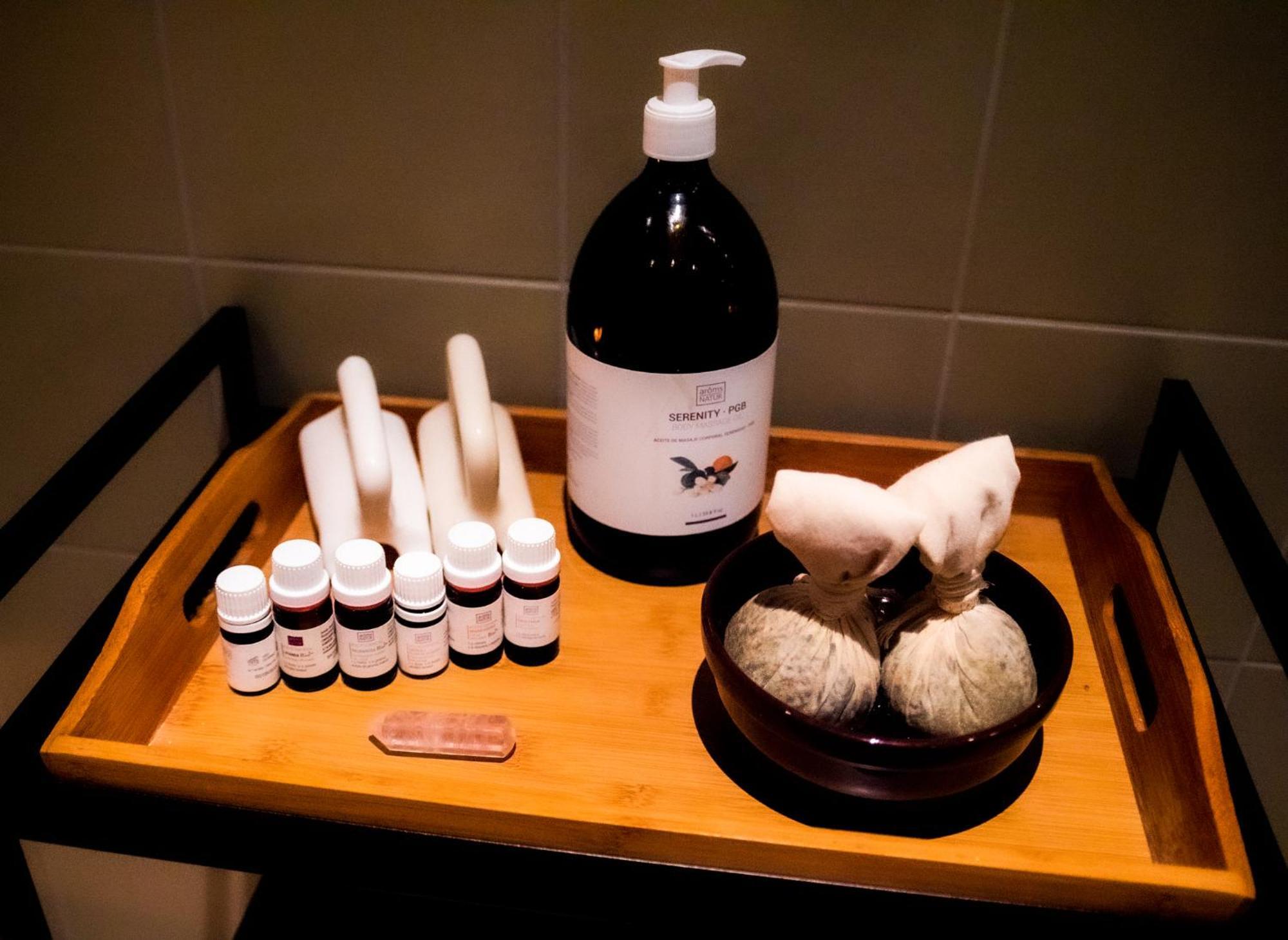 Hotel Princesa Parc Excellence أرينسال المظهر الخارجي الصورة A selection of spa products