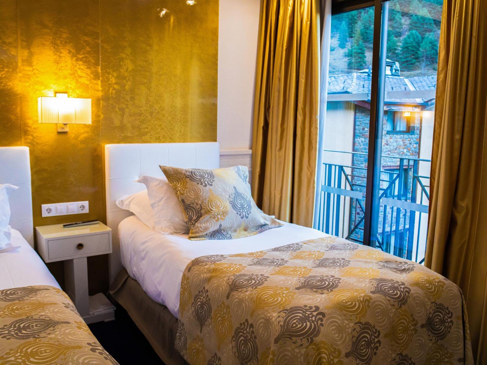 Hotel Princesa Parc Excellence أرينسال المظهر الخارجي الصورة A room at the hotel