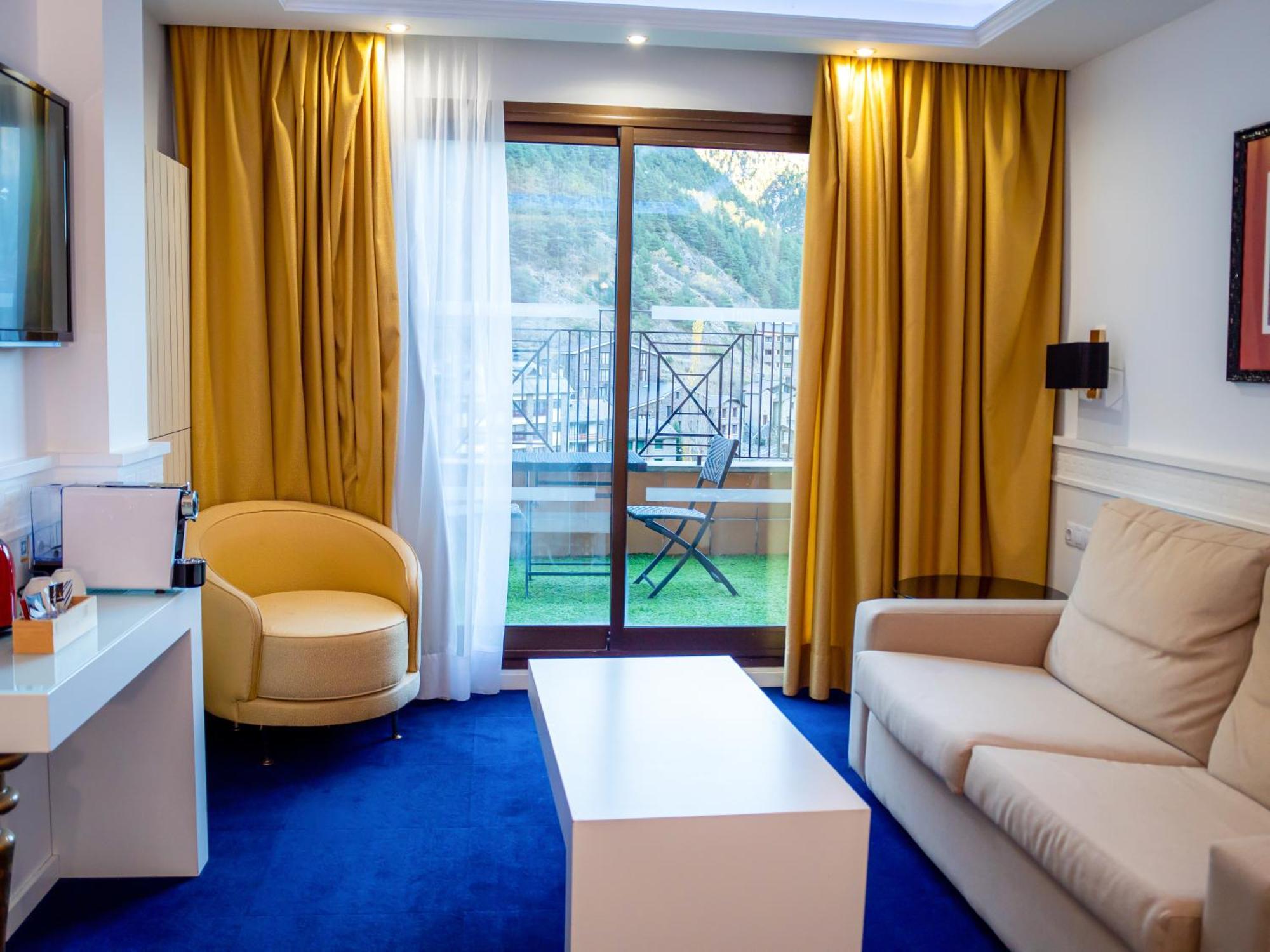 Hotel Princesa Parc Excellence أرينسال المظهر الخارجي الصورة A suite at the hotel