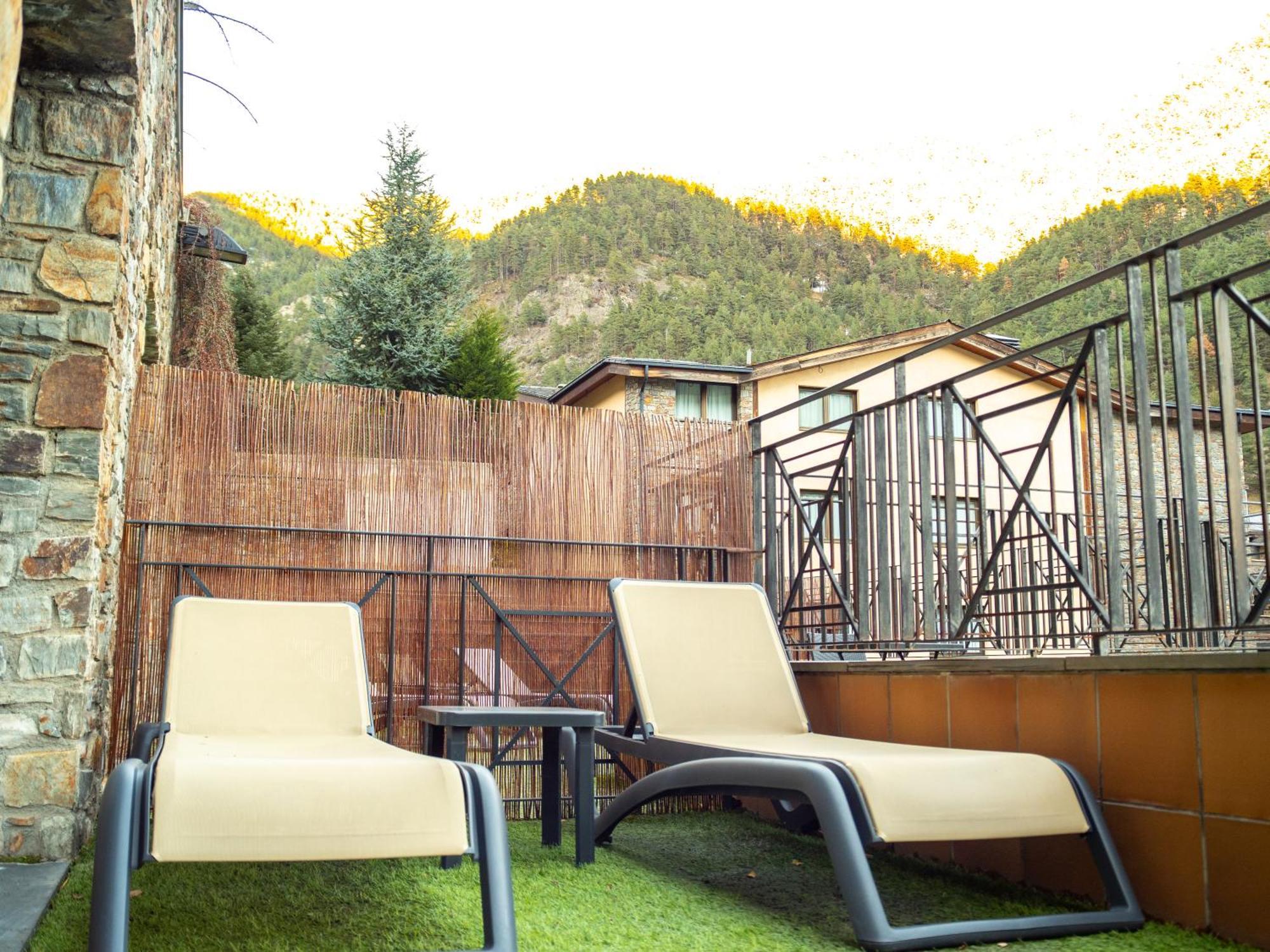 Hotel Princesa Parc Excellence أرينسال المظهر الخارجي الصورة A balcony in the Alps