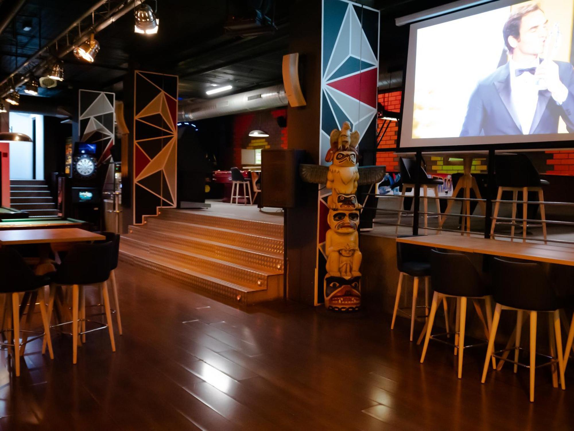 Hotel Princesa Parc Excellence أرينسال المظهر الخارجي الصورة The interior of a typical karaoke box