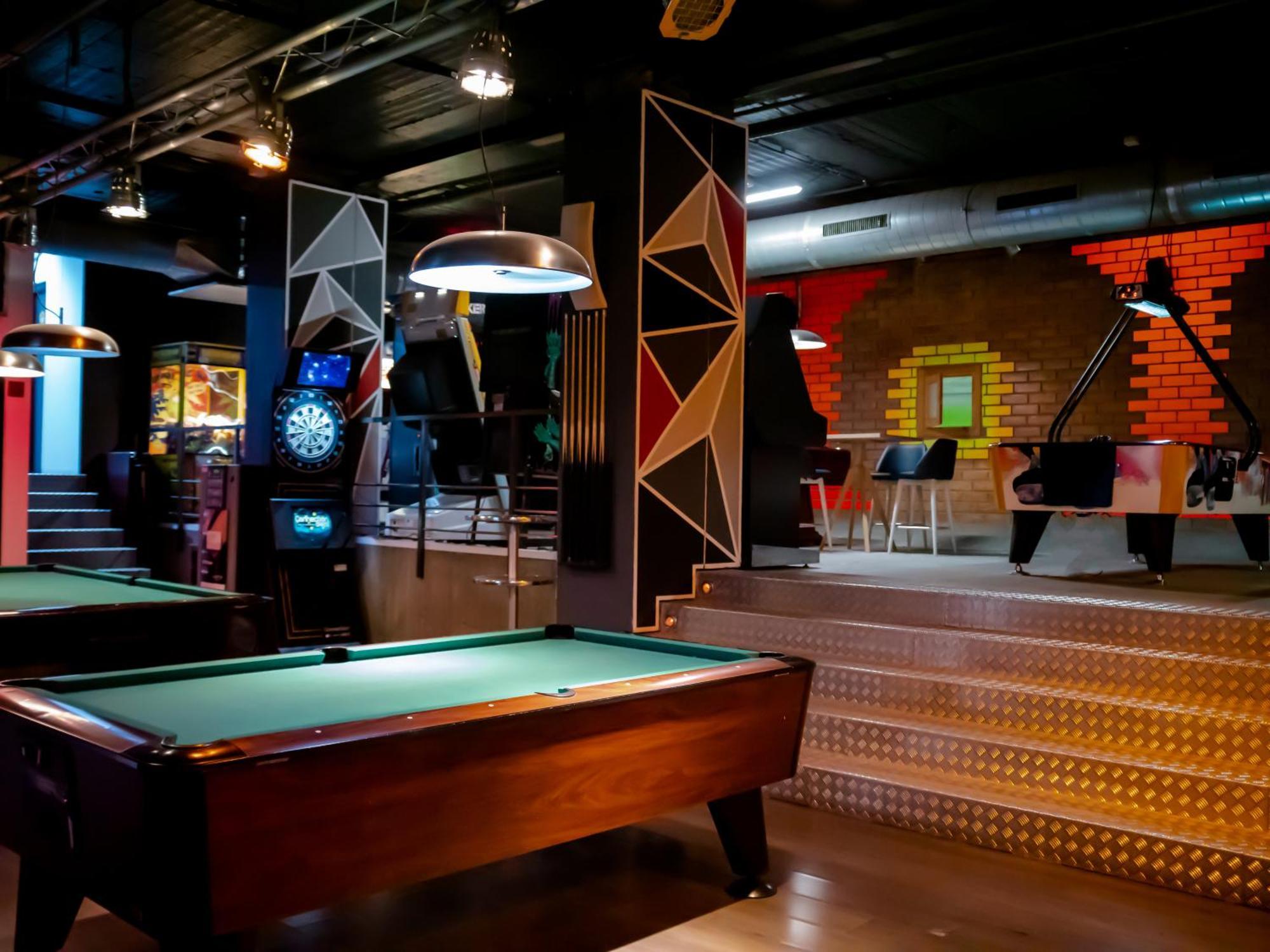 Hotel Princesa Parc Excellence أرينسال المظهر الخارجي الصورة The interior of the bar
